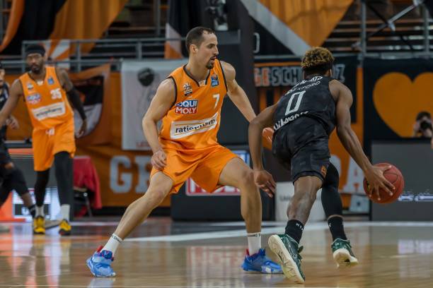 降薪留队 降薪留队